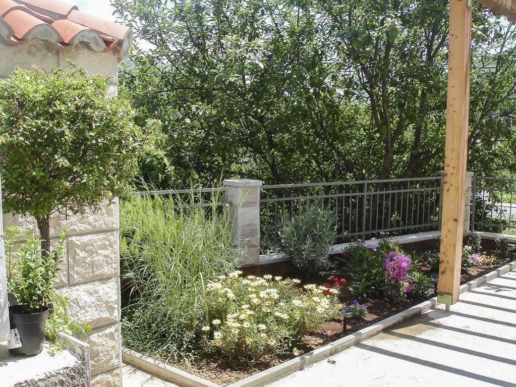 Apartments Silvija Mokošica Екстериор снимка