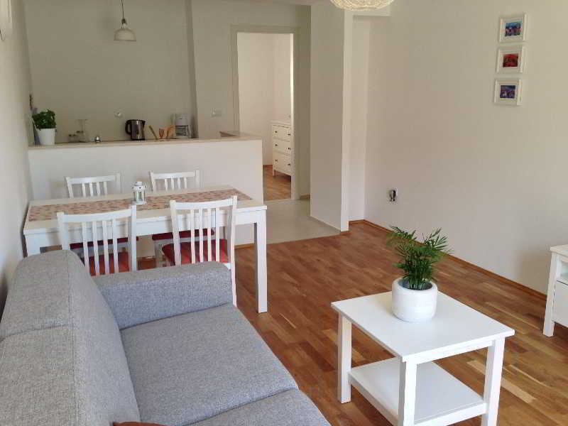 Apartments Silvija Mokošica Екстериор снимка